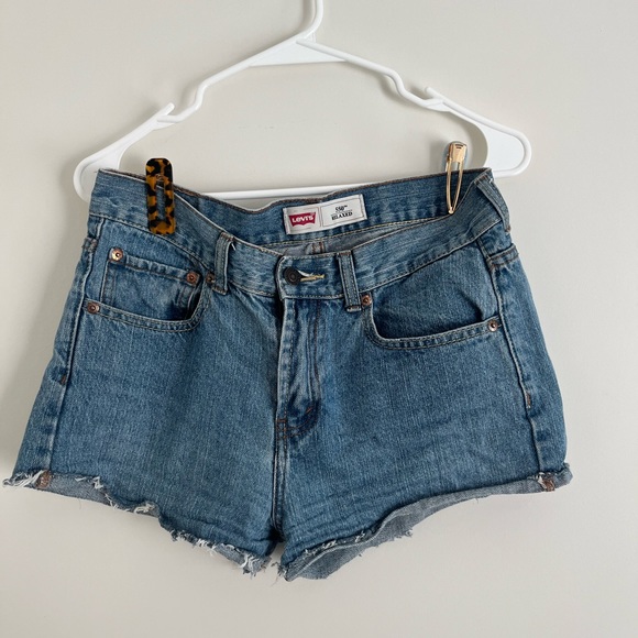 Cut off Levi’s - Picture 1 of 4